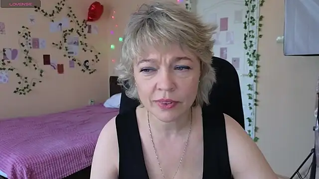 Snapshot of Rosette_Pricky chatting on May 8, 2026, 3:16 pm Rosette Pricky online show from May 8, 2026, 3:16 pm