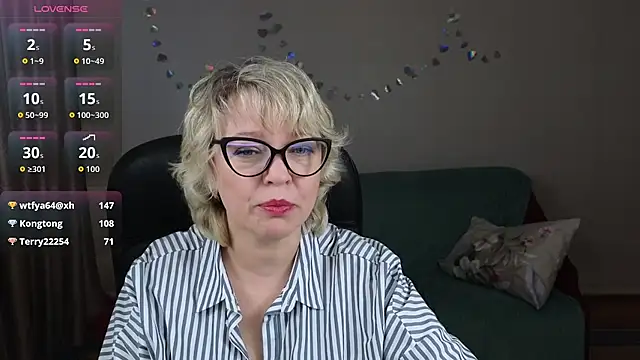 Snapshot of Rosette_Pricky chatting on March 18, 2026, 2:41 pm Rosette Pricky online show from March 18, 2026, 2:41 pm