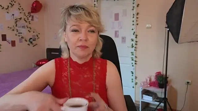 Snapshot of Rosette_Pricky chatting on March 14, 2026, 2:45 pm Rosette Pricky online show from March 14, 2026, 2:45 pm