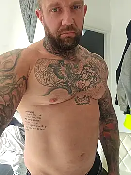 tattedmuscle1 online show from October 11, 2025, 2:51 pm