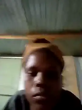 Caramelchick01 online show from October 17, 2025, 8:43 pm