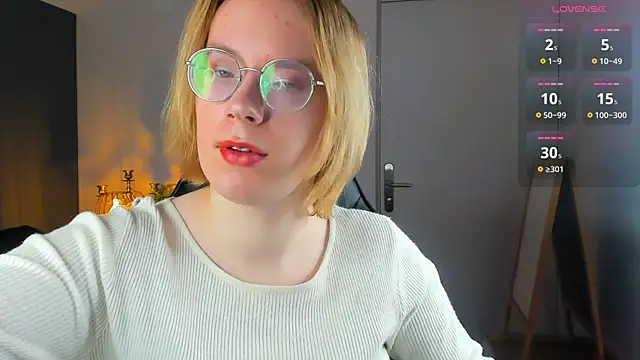 Snapshot of Amanda_Butlerr chatting on October 19, 2025, 12:08 pm Amanda Butlerr online show from October 19, 2025, 12:08 pm