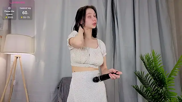 SuzanneHowse online show from March 27, 2026, 4:08 pm