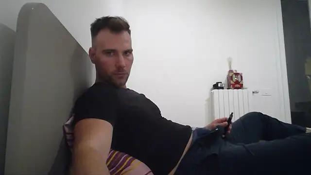 mrlyuis online show from September 10, 2025, 6:29 pm