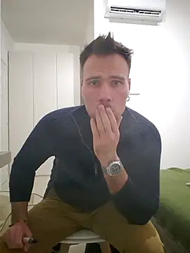 mrlyuis online show from November 27, 2025, 8:20 pm