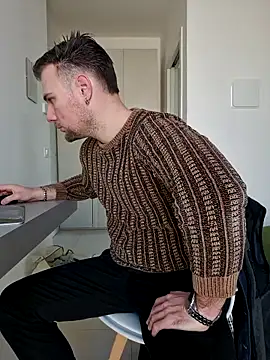 mrlyuis online show from February 23, 2026, 11:11 am