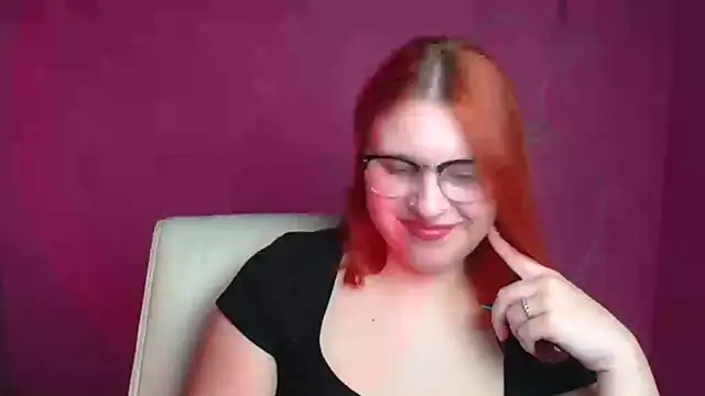 ScarletVixen  online show from September 18, 2025, 11:41 pm