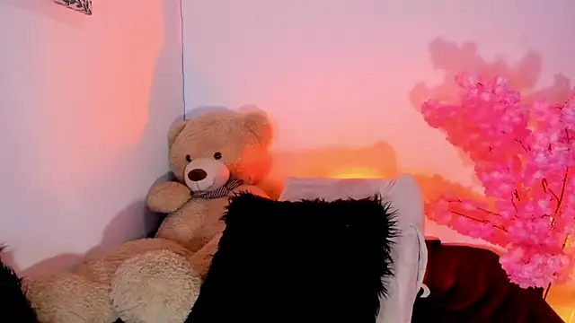Snapshot of SagiraBelle chatting on July 6, 2026, 5:26 pm SagiraBelle online show from July 6, 2026, 5:26 pm