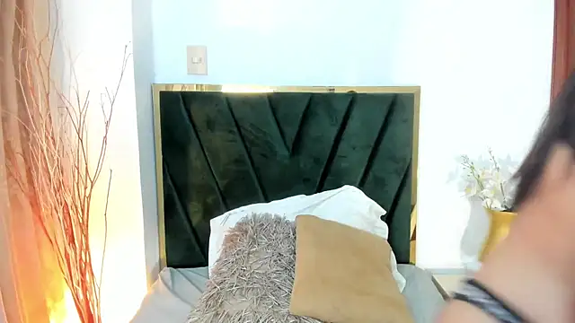 Snapshot of SagiraBelle chatting on October 9, 2025, 5:57 pm SagiraBelle online show from October 9, 2025, 5:57 pm