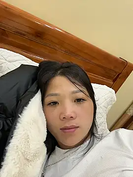 thaoyeuuu online show from November 1, 2025, 4:52 am