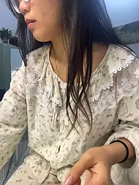 bunny b4nny online show from January 7, 2026, 3:50 pm