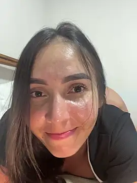 Snapshot of Scarlett05 chatting on November 18, 2025, 1:21 am Scarlett05 online show from November 18, 2025, 1:21 am