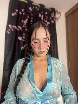 Snapshot of Scarlett05 chatting on June 19, 2026, 2:17 am Scarlett05 online show from June 19, 2026, 2:17 am