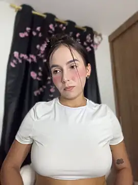 Snapshot of Scarlett05 chatting on June 3, 2026, 2:12 am Scarlett05 online show from June 3, 2026, 2:12 am
