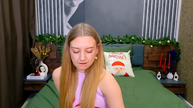 DarcyWilsy online show from December 15, 2025, 3:51 pm