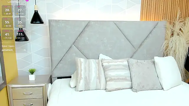 Snapshot of Brunnette_Sensation chatting on November 22, 2025, 6:29 pm Brunnette Sensation online show from November 22, 2025, 6:29 pm