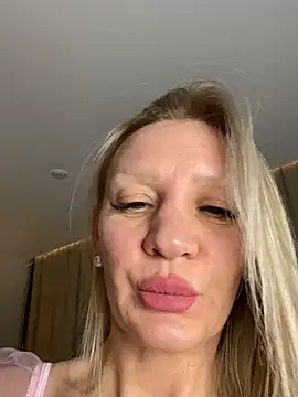 Snapshot of Bellissa_ chatting on March 12, 2026, 2:43 pm Bellissa online show from March 12, 2026, 2:43 pm