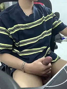 Snapshot of Nguyen07_x11 chatting on July 29, 2026, 3:00 pm Nguyen07 x11 online show from July 29, 2026, 3:00 pm