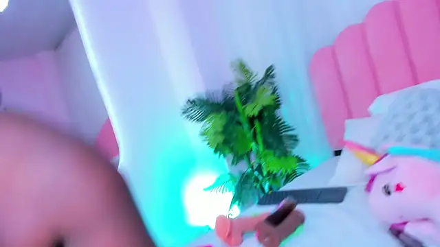 lia queen18 online show from November 15, 2025, 11:25 am