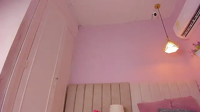 Snapshot of _aleja_x chatting on November 6, 2025, 11:36 am aleja x online show from November 6, 2025, 11:36 am