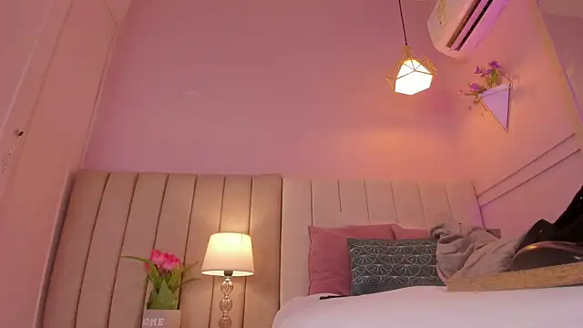 Snapshot of _aleja_x chatting on November 4, 2025, 11:36 am aleja x online show from November 4, 2025, 11:36 am