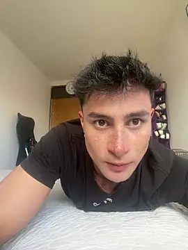 Snapshot of AustinJones_ chatting on July 21, 2026, 3:46 pm AustinJones online show from July 21, 2026, 3:46 pm