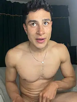 Snapshot of AustinJones_ chatting on July 26, 2026, 12:39 am AustinJones online show from July 26, 2026, 12:39 am