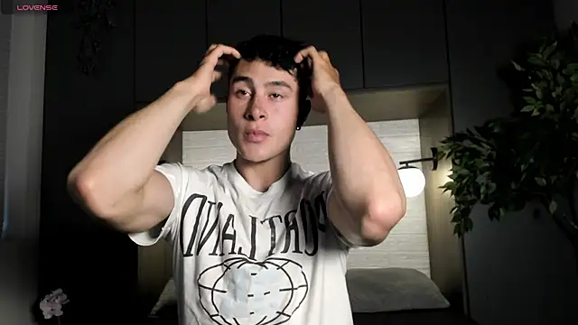 Snapshot of AustinJones_ chatting on June 26, 2026, 7:42 pm AustinJones online show from June 26, 2026, 7:42 pm