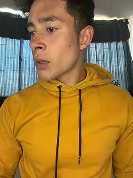 Snapshot of AustinJones_ chatting on August 1, 2026, 5:44 pm AustinJones online show from August 1, 2026, 5:44 pm