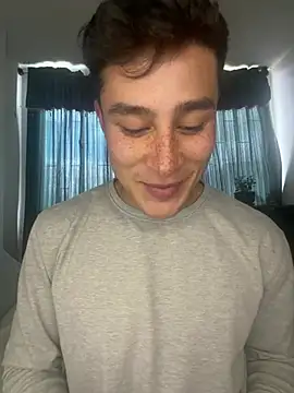 Snapshot of AustinJones_ chatting on August 2, 2026, 5:43 pm AustinJones online show from August 2, 2026, 5:43 pm