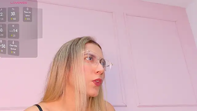 Snapshot of MaddieTease chatting on October 28, 2025, 12:59 pm MaddieTease online show from October 28, 2025, 12:59 pm