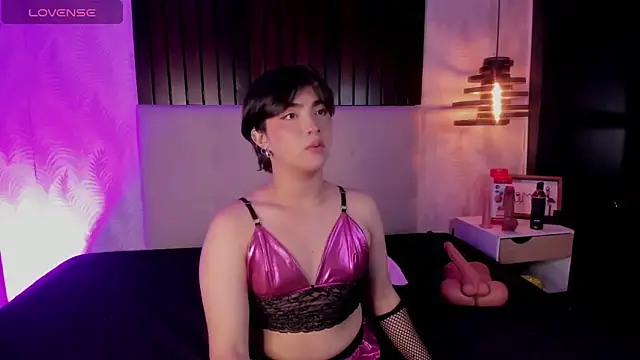 Snapshot of Creamy_Angelo chatting on November 8, 2025, 8:23 pm Creamy Angelo online show from November 8, 2025, 8:23 pm