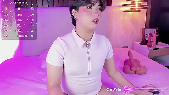 Snapshot of Creamy_Angelo chatting on October 13, 2025, 8:43 pm Creamy Angelo online show from October 13, 2025, 8:43 pm