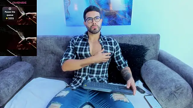 Snapshot of ZarekFox chatting on October 10, 2025, 7:36 pm ZarekFox online show from October 10, 2025, 7:36 pm