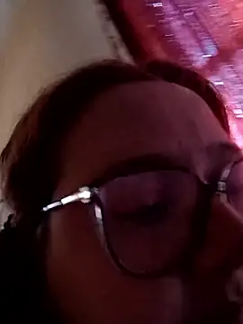 XEmoxkittyx online show from February 8, 2026, 7:00 pm