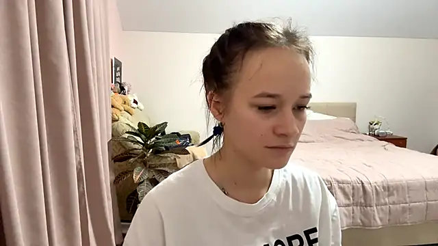 KellySayli online show from September 23, 2025, 6:26 pm