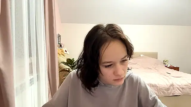 KellySayli online show from September 29, 2025, 6:13 pm