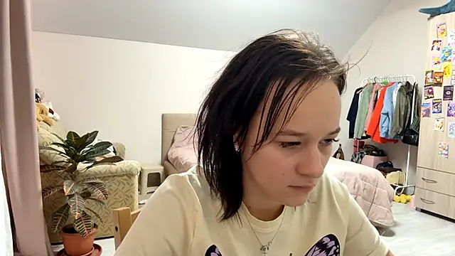 KellySayli online show from September 25, 2025, 7:20 pm