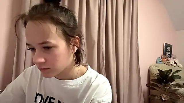 KellySayli online show from September 15, 2025, 6:08 pm