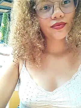 Snapshot of SirenRouge_69 chatting on November 21, 2025, 7:57 pm SirenRouge 69 online show from November 21, 2025, 7:57 pm