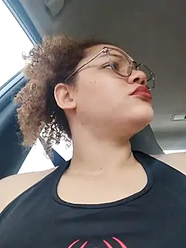 Snapshot of SirenRouge_69 chatting on December 3, 2025, 6:40 pm SirenRouge 69 online show from December 3, 2025, 6:40 pm