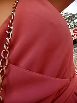 Snapshot of SirenRouge_69 chatting on November 14, 2025, 9:18 pm SirenRouge 69 online show from November 14, 2025, 9:18 pm