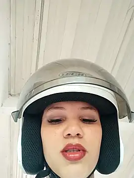 Snapshot of SirenRouge_69 chatting on December 1, 2025, 8:21 pm SirenRouge 69 online show from December 1, 2025, 8:21 pm