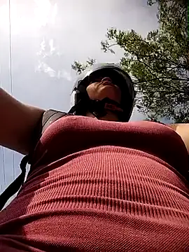 Snapshot of SirenRouge_69 chatting on October 17, 2025, 7:59 pm SirenRouge 69 online show from October 17, 2025, 7:59 pm