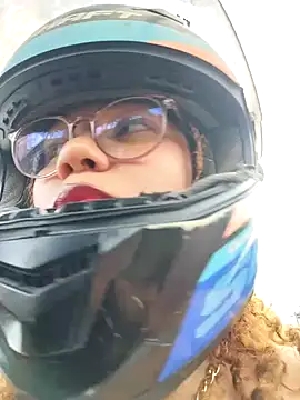 Snapshot of SirenRouge_69 chatting on November 19, 2025, 8:09 pm SirenRouge 69 online show from November 19, 2025, 8:09 pm