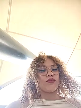 Snapshot of SirenRouge_69 chatting on November 7, 2025, 8:02 pm SirenRouge 69 online show from November 7, 2025, 8:02 pm