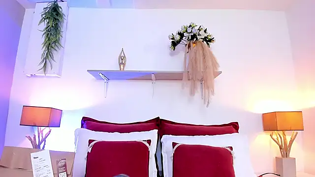 LuciaBenett  online show from November 15, 2025, 7:29 pm