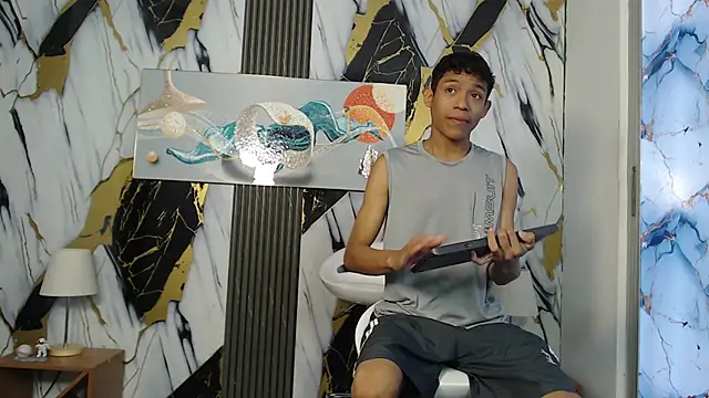 Snapshot of BEAUTY_BOYS1 chatting on February 21, 2026, 7:16 pm BEAUTY BOYS1 online show from February 21, 2026, 7:16 pm