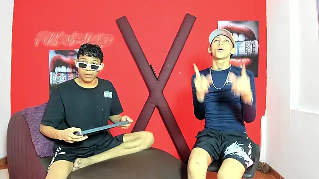 Snapshot of BEAUTY_BOYS1 chatting on March 4, 2026, 7:21 pm BEAUTY BOYS1 online show from March 4, 2026, 7:21 pm