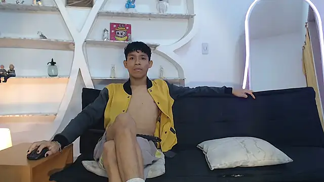 BEAUTY BOYS1 online show from October 10, 2025, 7:09 am